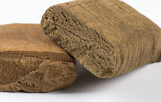 Zoom sur le Hash CBD Le Suprême 50% de CBD